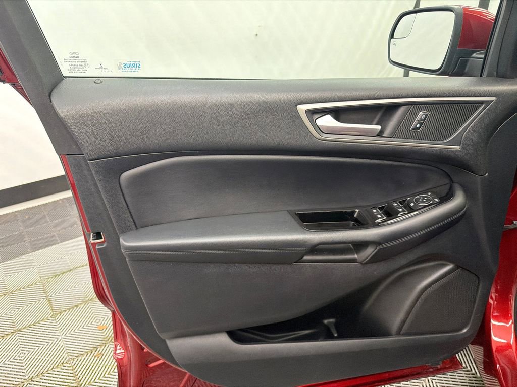 Used 2018 Ford Edge SEL w/ Equipment Group 201A FWD image 11