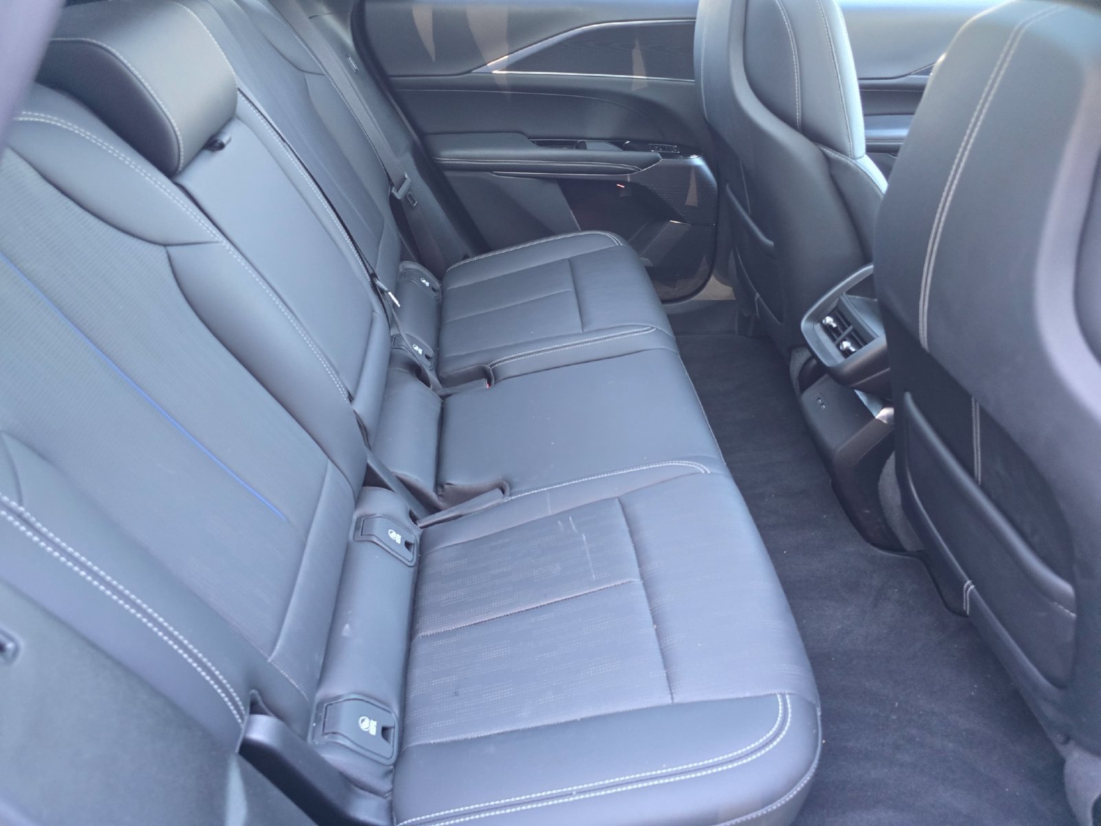 Certified 2025 Cadillac Lyriq Luxury w/ LPO, Floor Liner Package AWD/4WD image 21