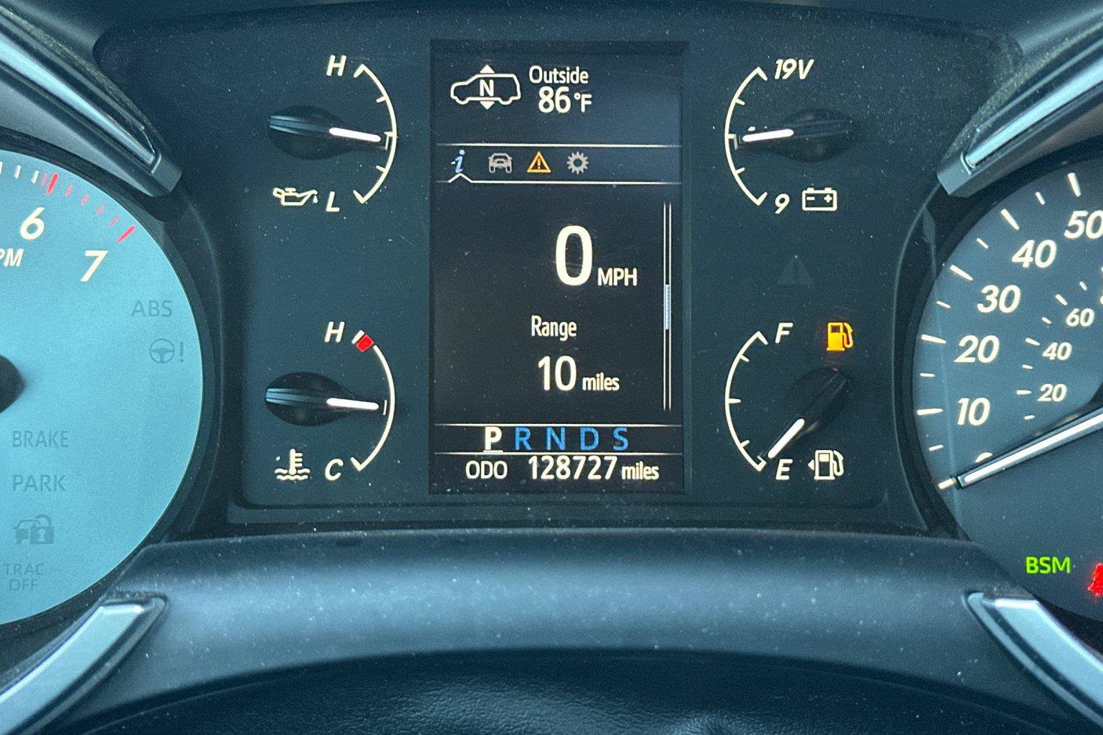 Used 2018 Toyota Sequoia Platinum w/ Carpet Mat Package AWD/4WD image 27