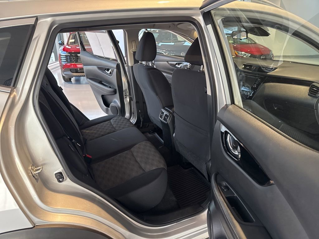 Used 2022 Nissan Rogue Sport SV image 31