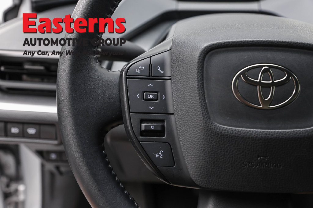 Used 2025 Toyota Prius LE FWD image 16