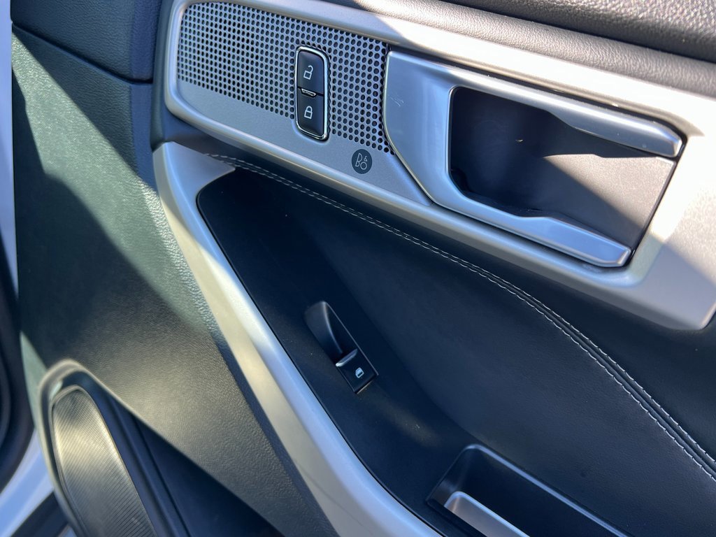 Used 2023 Ford Explorer Limited w/ Equipment Group 301A image 15