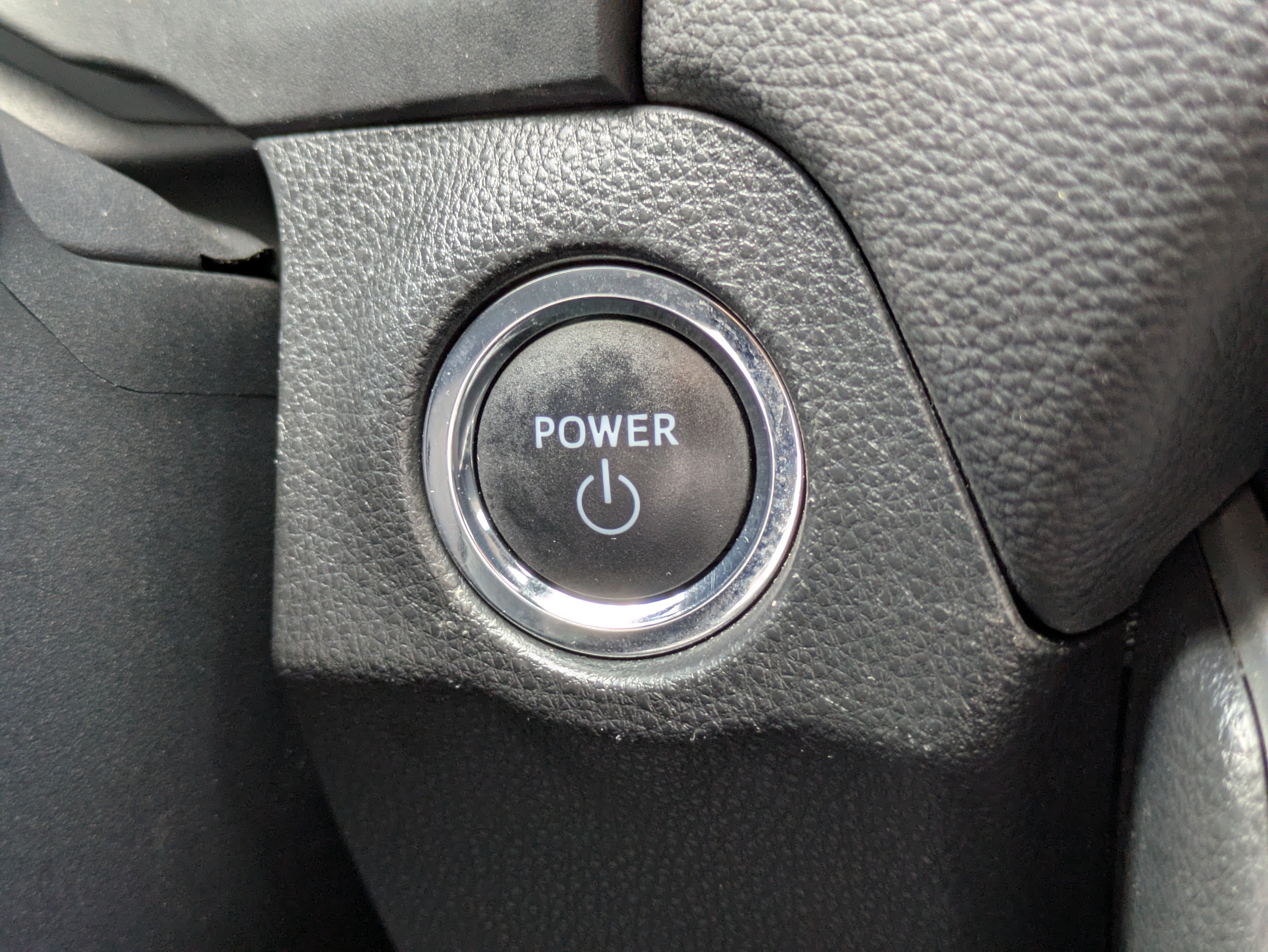 Used 2025 Toyota RAV4 XSE AWD/4WD image 30