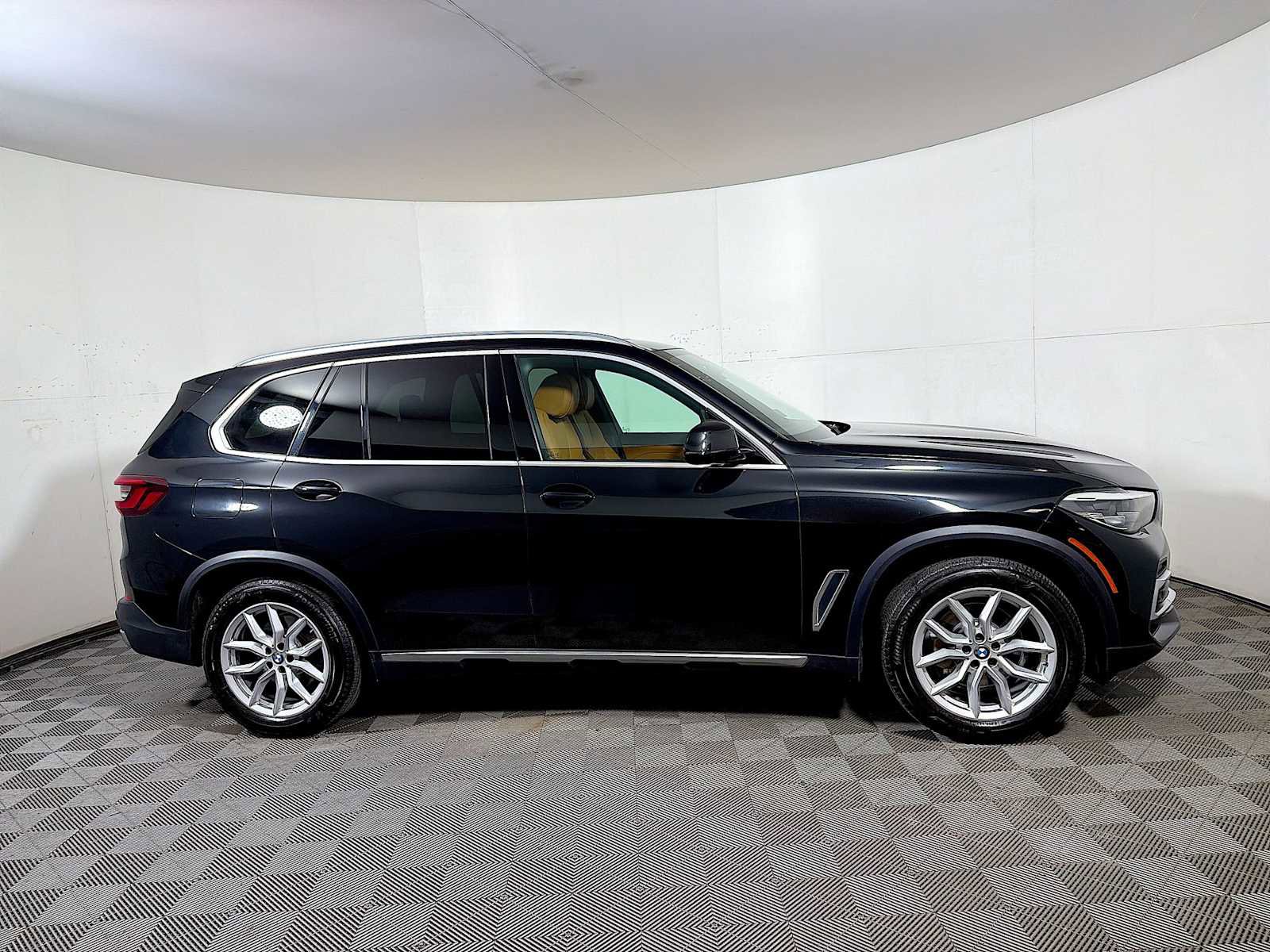 Used 2022 BMW X5 xDrive40i w/ Climate Comfort Package image 7
