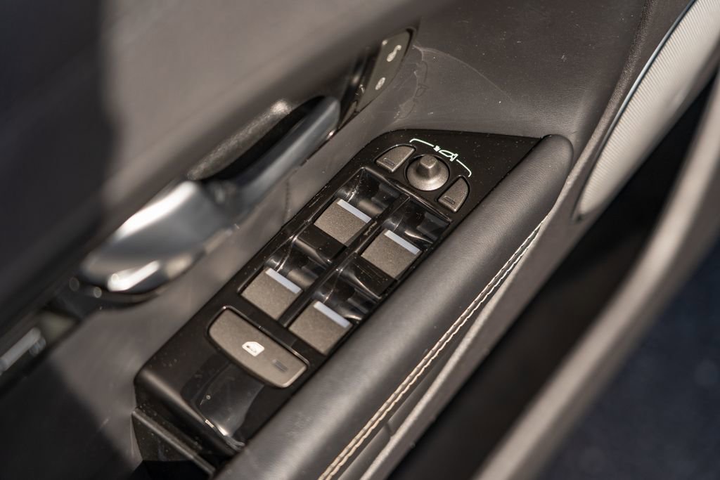 Used 2017 Land Rover Range Rover Evoque HSE image 13