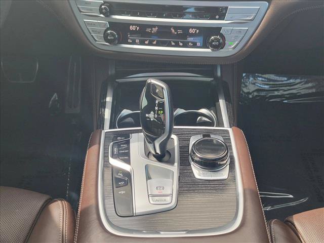 Used 2022 BMW 750i xDrive w/ Executive Package AWD/4WD image 12