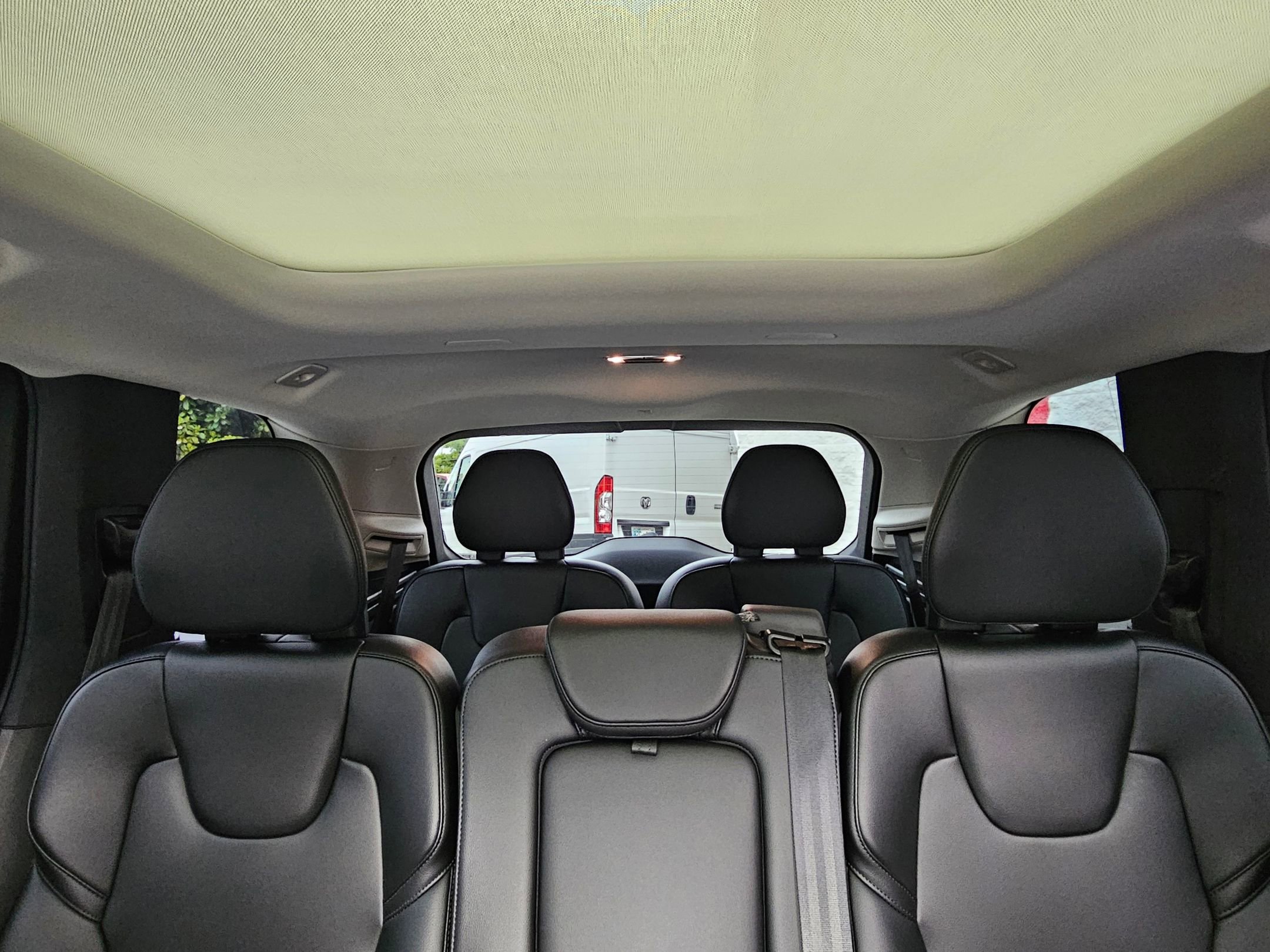 Used 2021 Volvo XC90 T5 Momentum w/ Climate Package image 28