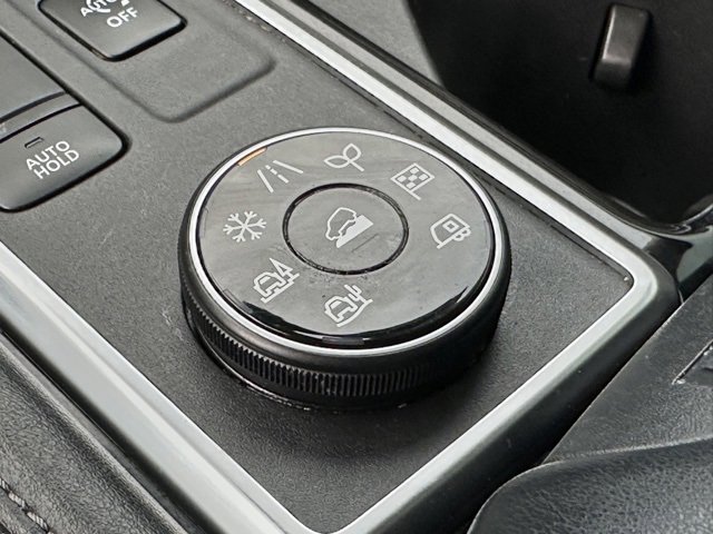 Used 2022 Nissan Pathfinder SV image 37