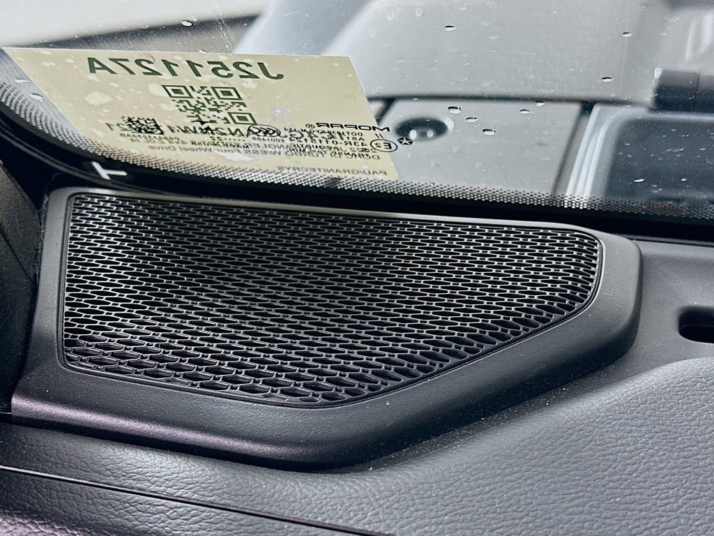 Certified 2022 Jeep Wrangler Sport S image 28