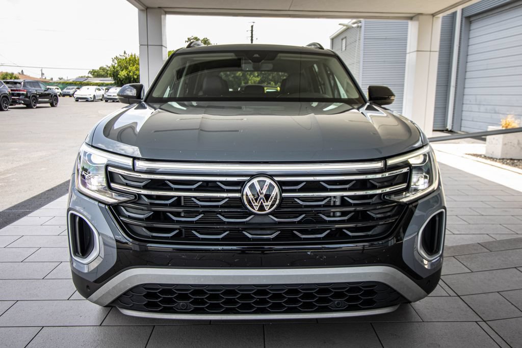 Certified 2024 Volkswagen Atlas Peak Edition SEL AWD/4WD image 9