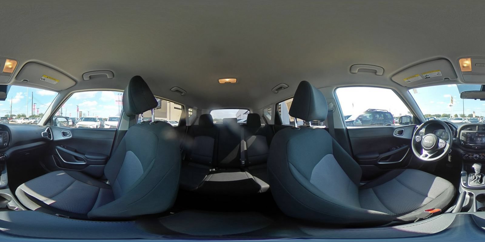 Used 2025 Kia Soul LX w/ LX Technology Package FWD image 35