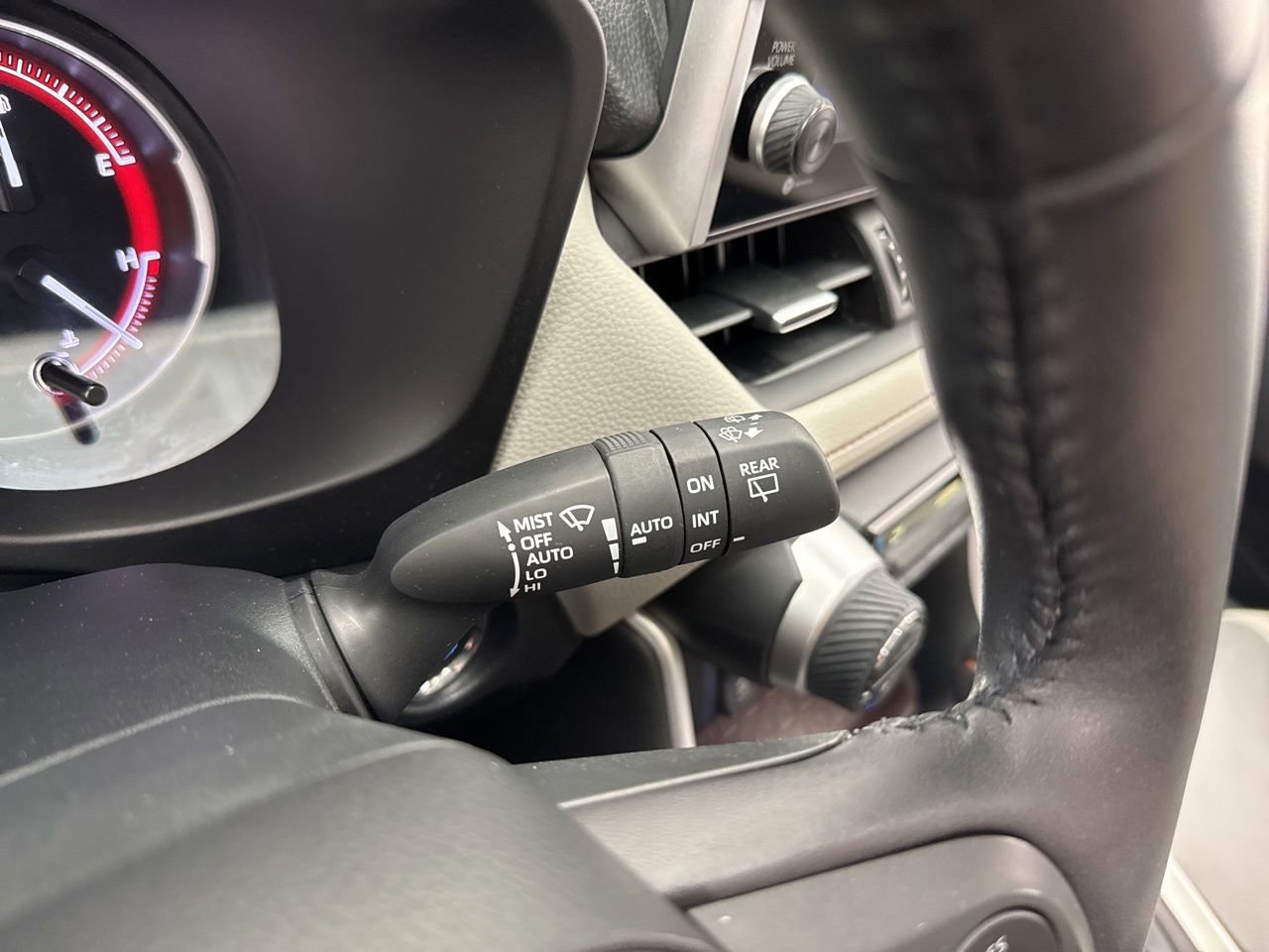 Used 2022 Toyota RAV4 Limited w/ Limited Grade Weather Package AWD/4WD image 24