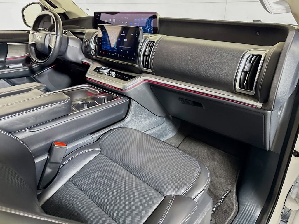 Used 2025 Ford Expedition Max Platinum image 30