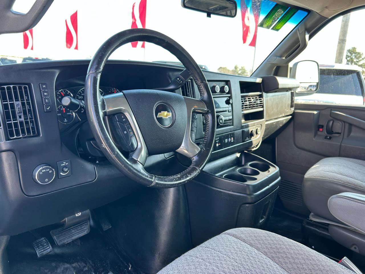 Used 2019 Chevrolet Express 2500 w/ Communications Package RWD image 5