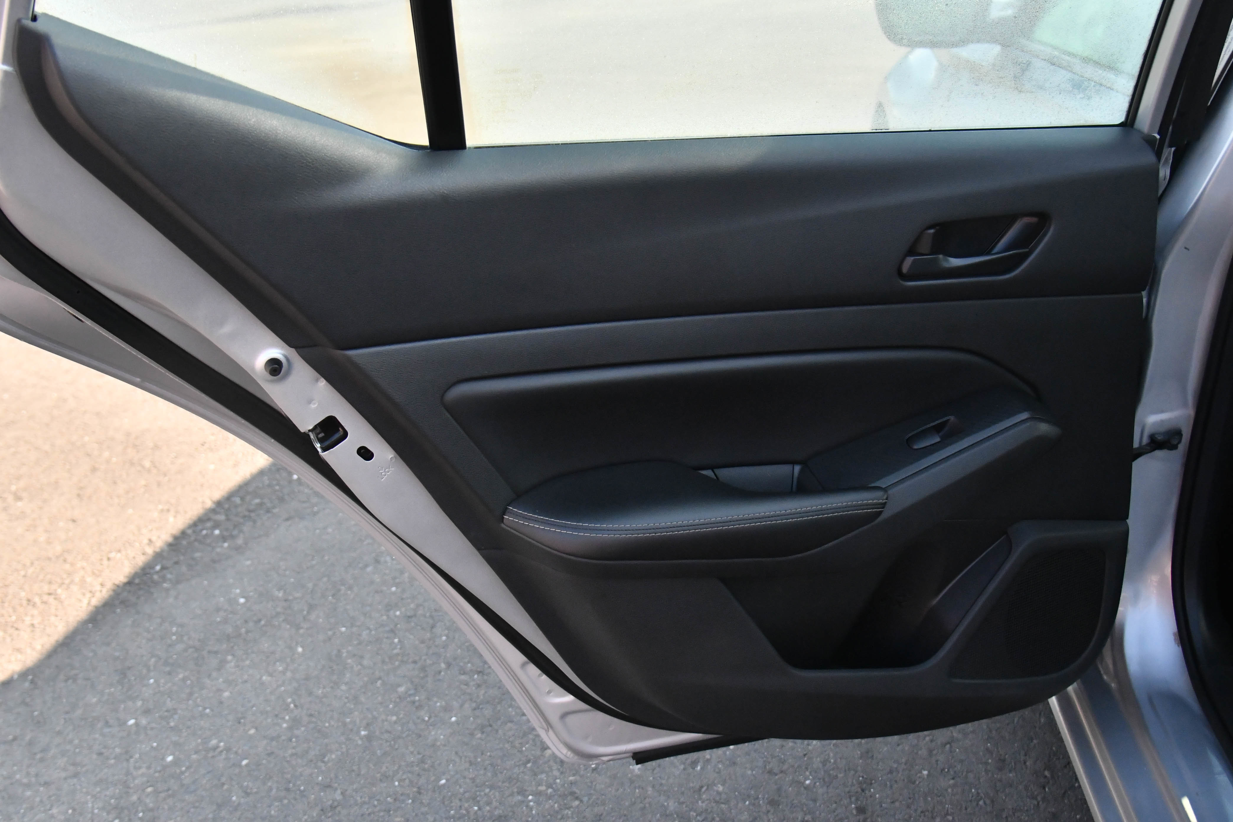 Used 2024 Nissan Altima 2.5 SV image 31