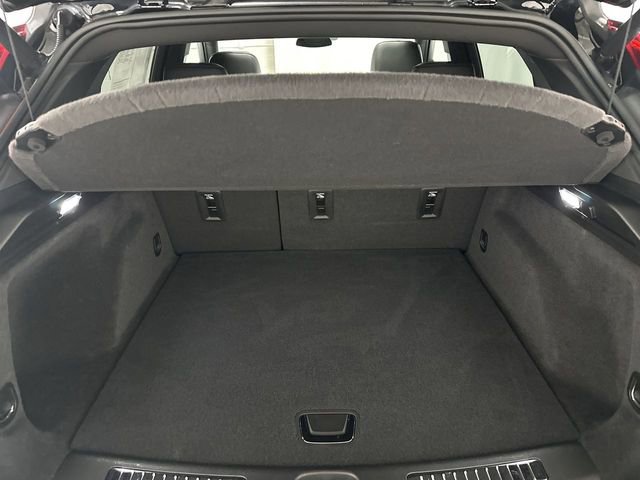 Used 2022 Cadillac XT4 Premium Luxury w/ Technology Package AWD/4WD image 16