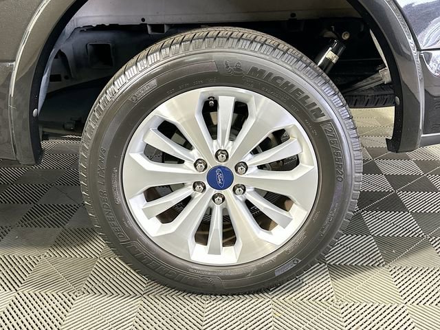 Used 2015 Ford F150 Lariat w/ Equipment Group 501A Mid image 29