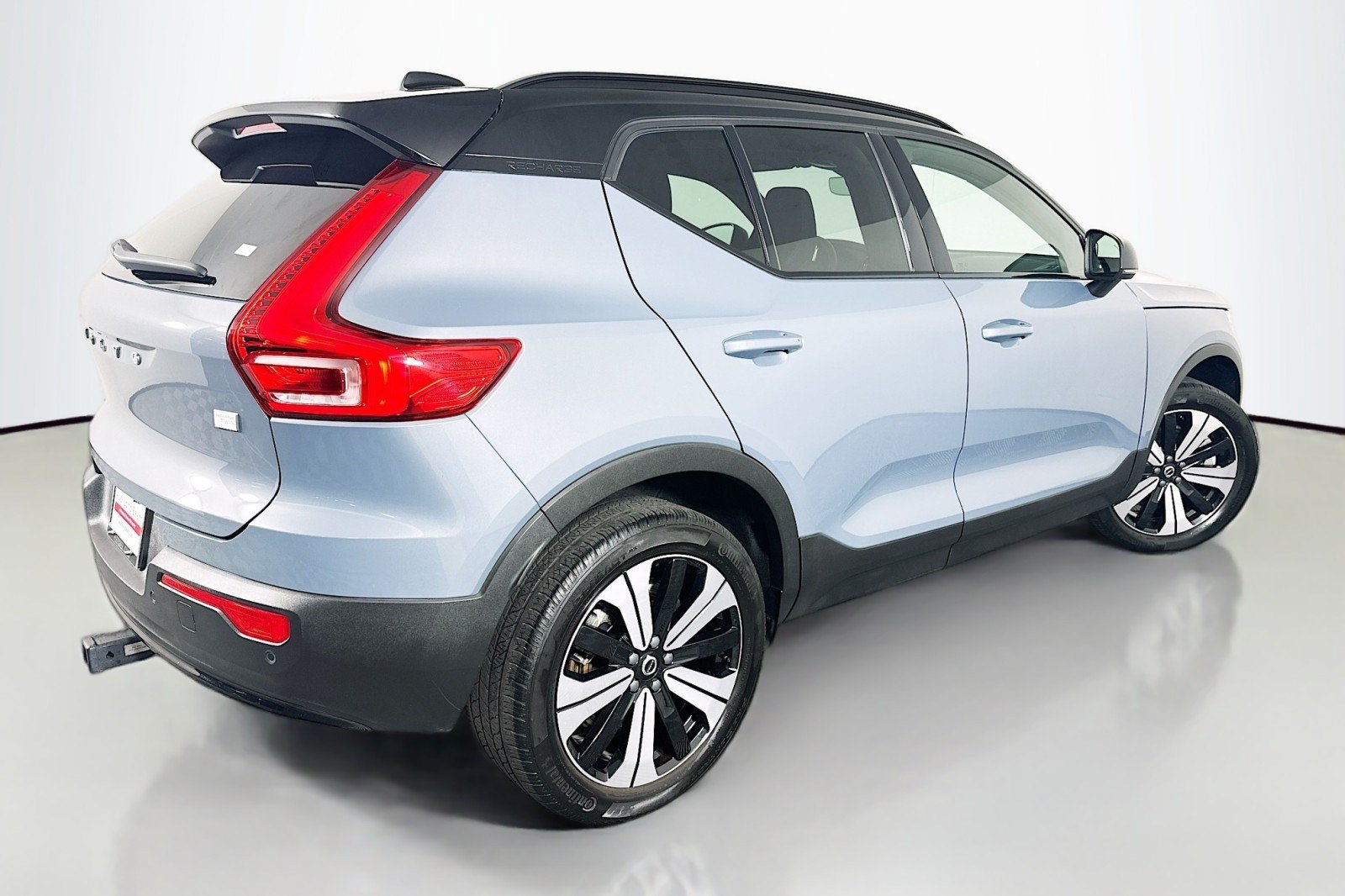 Used 2023 Volvo XC40 Recharge Core AWD/4WD image 14