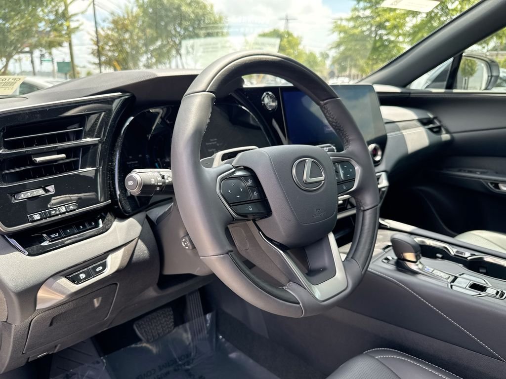 Used 2025 Lexus RX 350 Premium Plus w/ Convenience Package FWD image 21