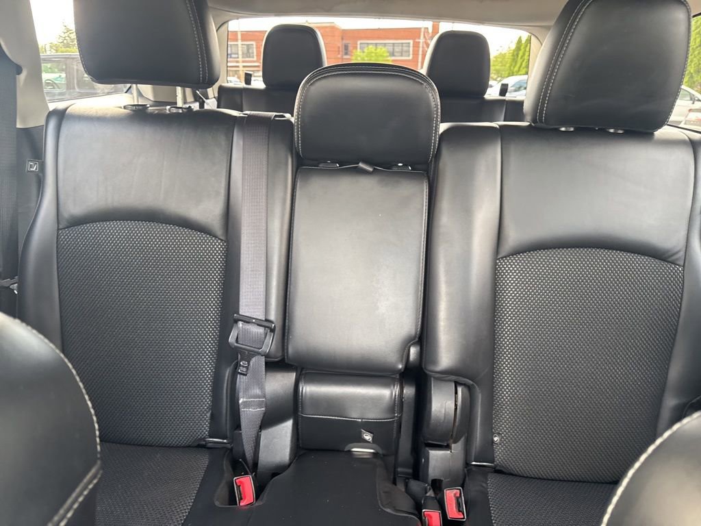 Used 2018 Dodge Journey Crossroad w/ Nav & Sun Group FWD image 24