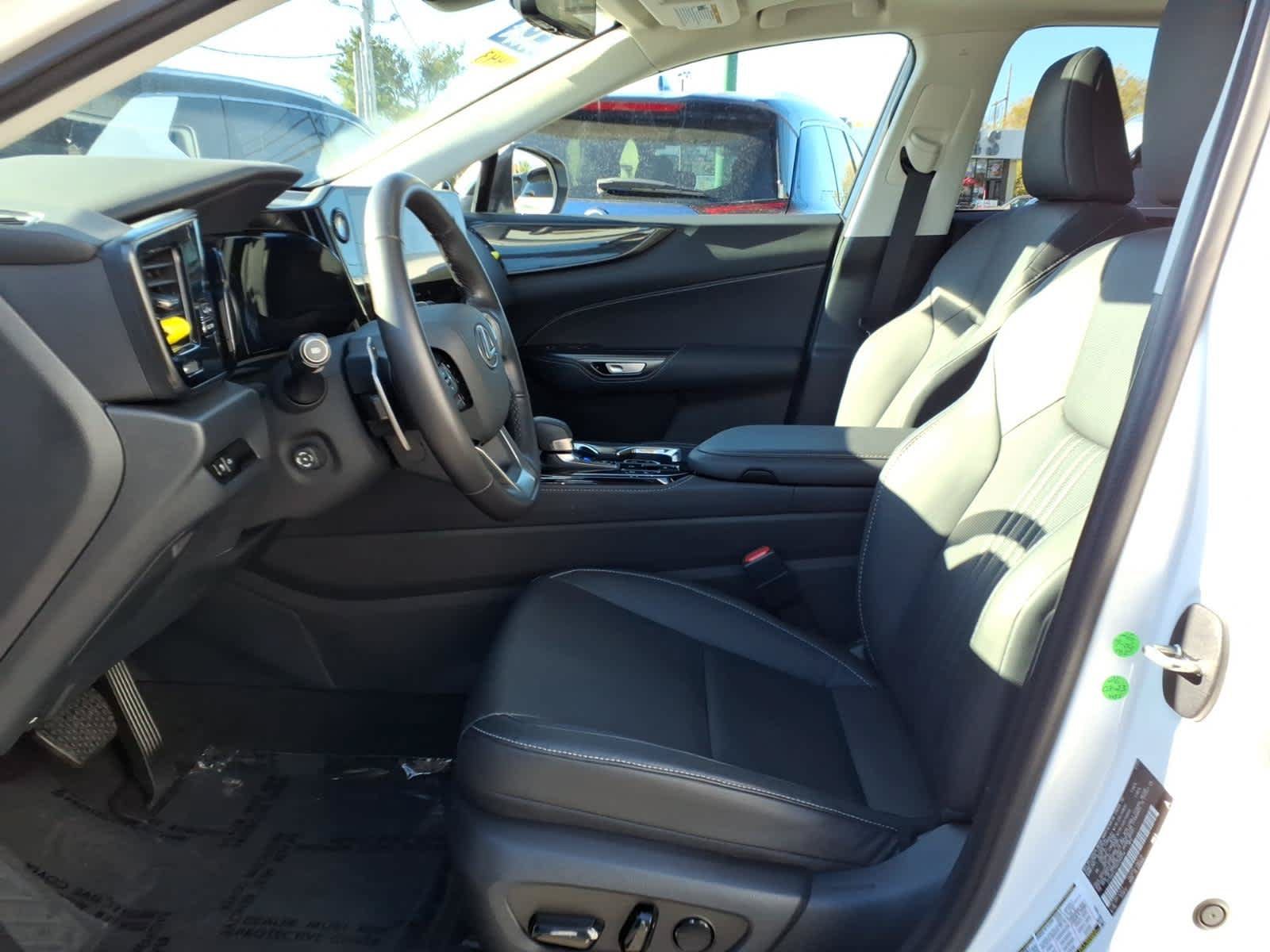 Used 2025 Lexus NX 350 AWD w/ Cold Area Package image 10