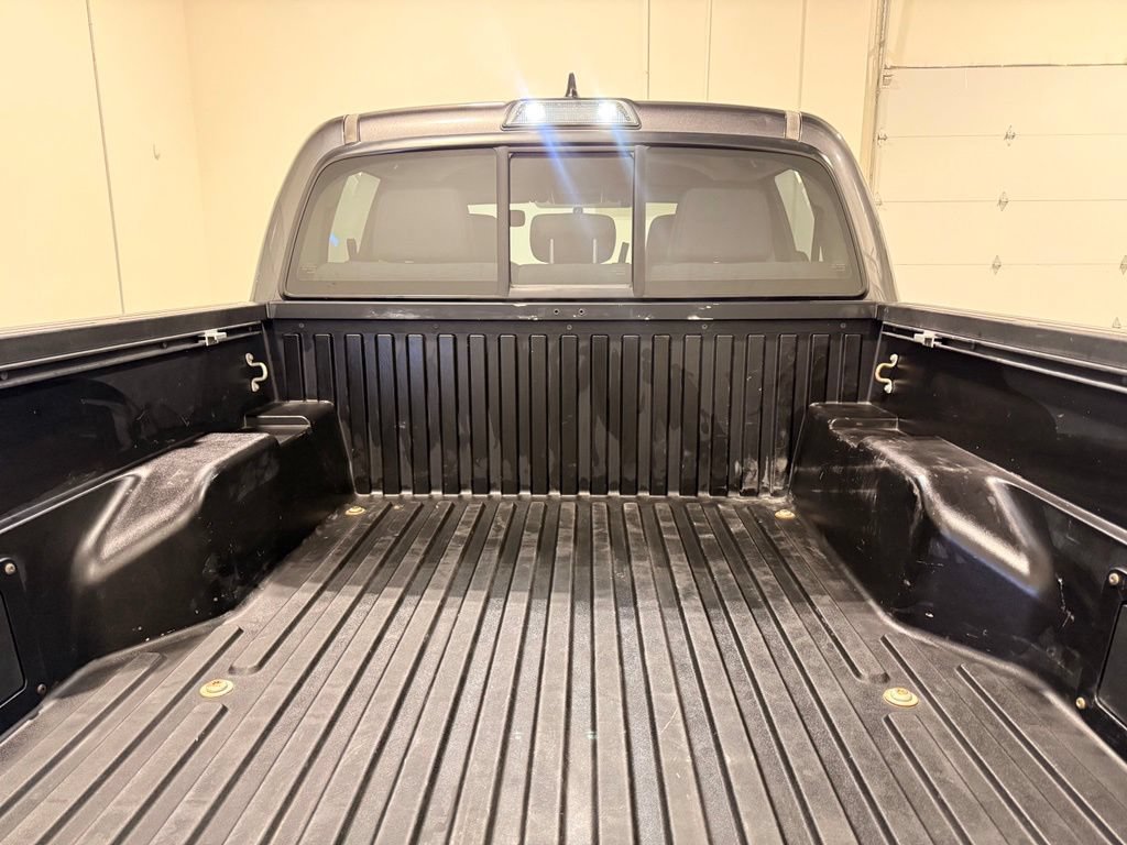 Used 2017 Toyota Tacoma SR w/ SR Convenience Package RWD image 10