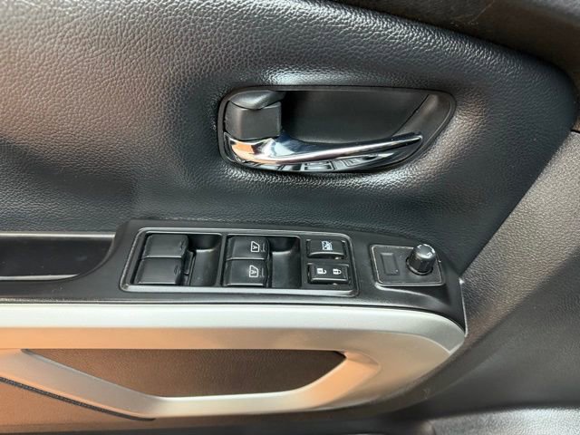 Used 2019 Nissan Titan SV image 18