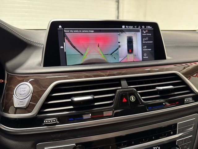 Used 2022 BMW 750i xDrive w/ Luxury Rear Seating Package image 25