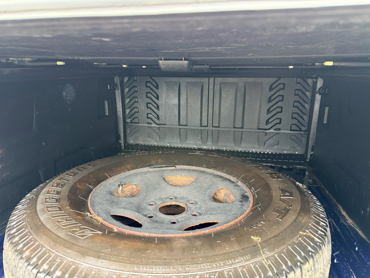 Used 2005 Chevrolet Avalanche Z71 w/ Sun And Sound Package image 38