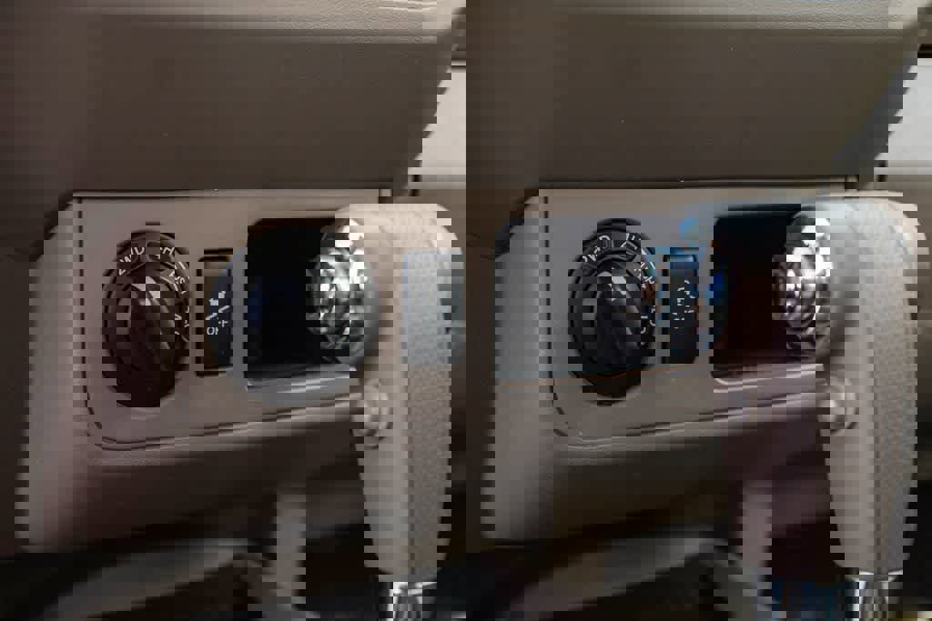 Used 2018 Nissan Frontier SV image 21