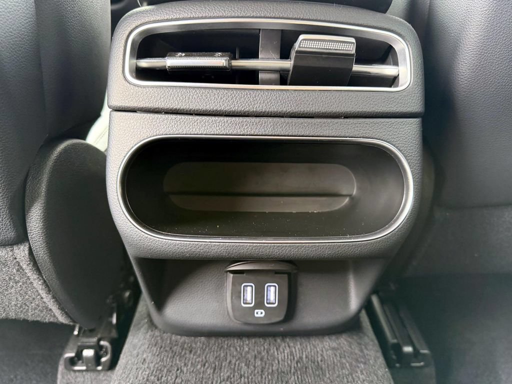 Certified 2025 Genesis GV70 2.5T AWD/4WD image 15
