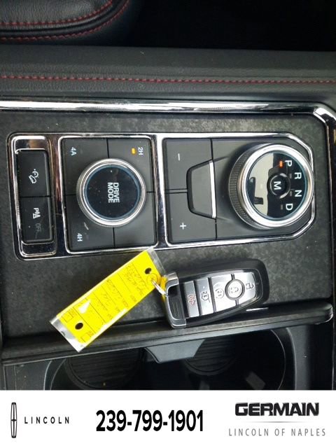 Used 2024 Ford Expedition Limited image 16