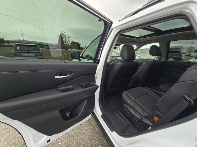 New 2026 Nissan Pathfinder SL image 20