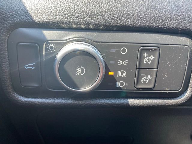 Used 2020 Ford Explorer XLT w/ Equipment Group 202A image 35