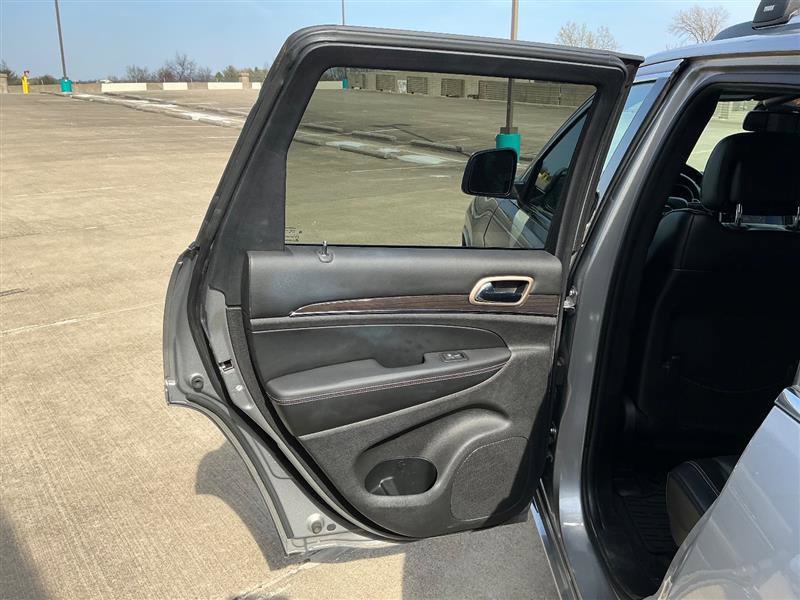 Used 2015 Jeep Grand Cherokee Overland image 30