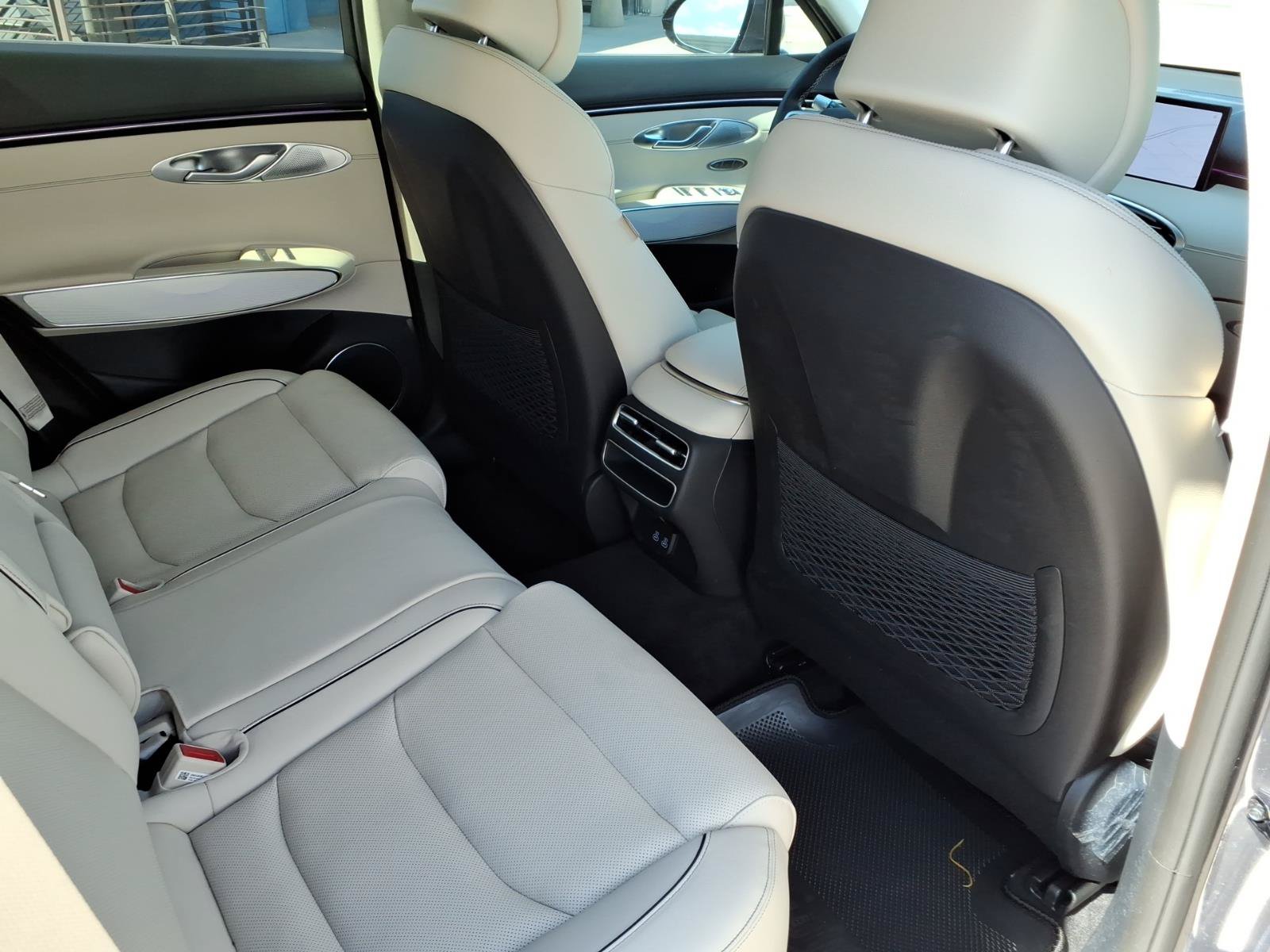 Certified 2026 Genesis GV70 2.5T Advanced AWD/4WD image 13