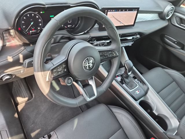 Used 2025 Alfa Romeo Tonale w/ Premium Package AWD/4WD image 16