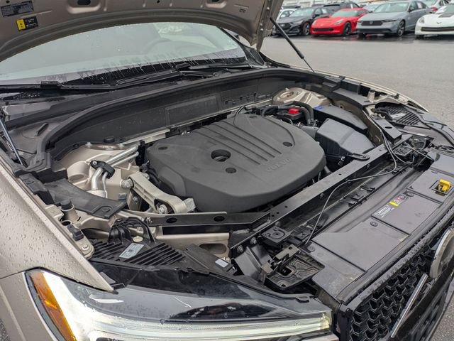 Used 2025 Volvo XC60 B5 Plus image 40