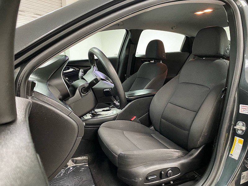 Used 2018 Chevrolet Malibu LT image 10