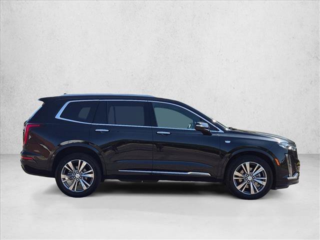 Used 2025 Cadillac XT6 Premium Luxury AWD/4WD image 4