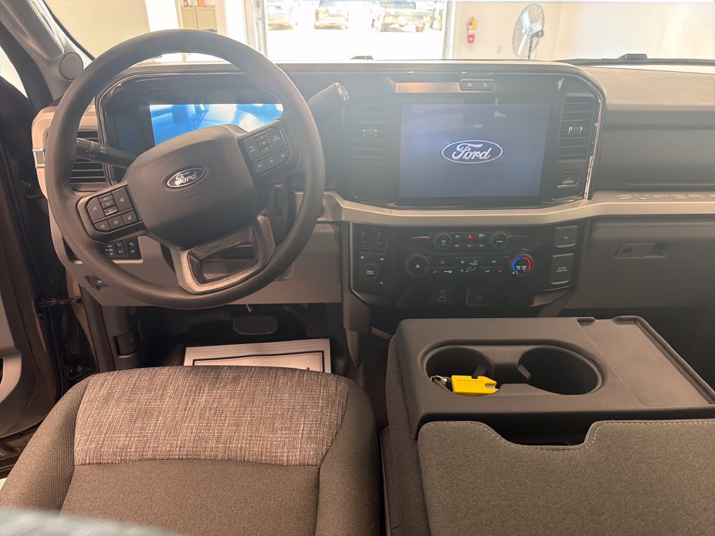 New 2027 Ford F350 XLT w/ XLT Premium Package AWD/4WD image 16
