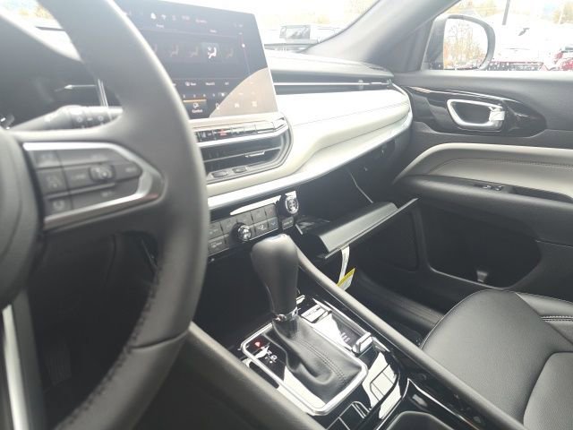 New 2026 Jeep Compass Limited image 24