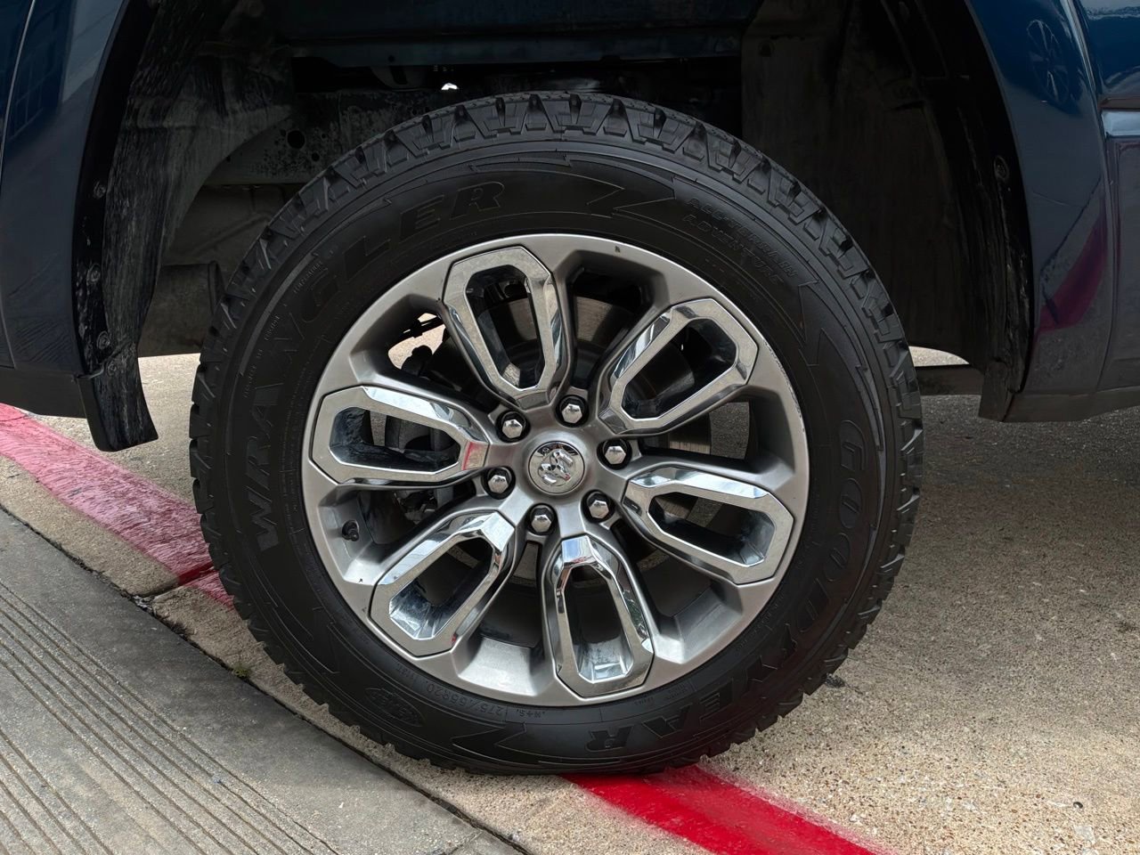 Used 2022 RAM 1500 Laramie w/ Laramie Southwest Edition AWD/4WD image 9