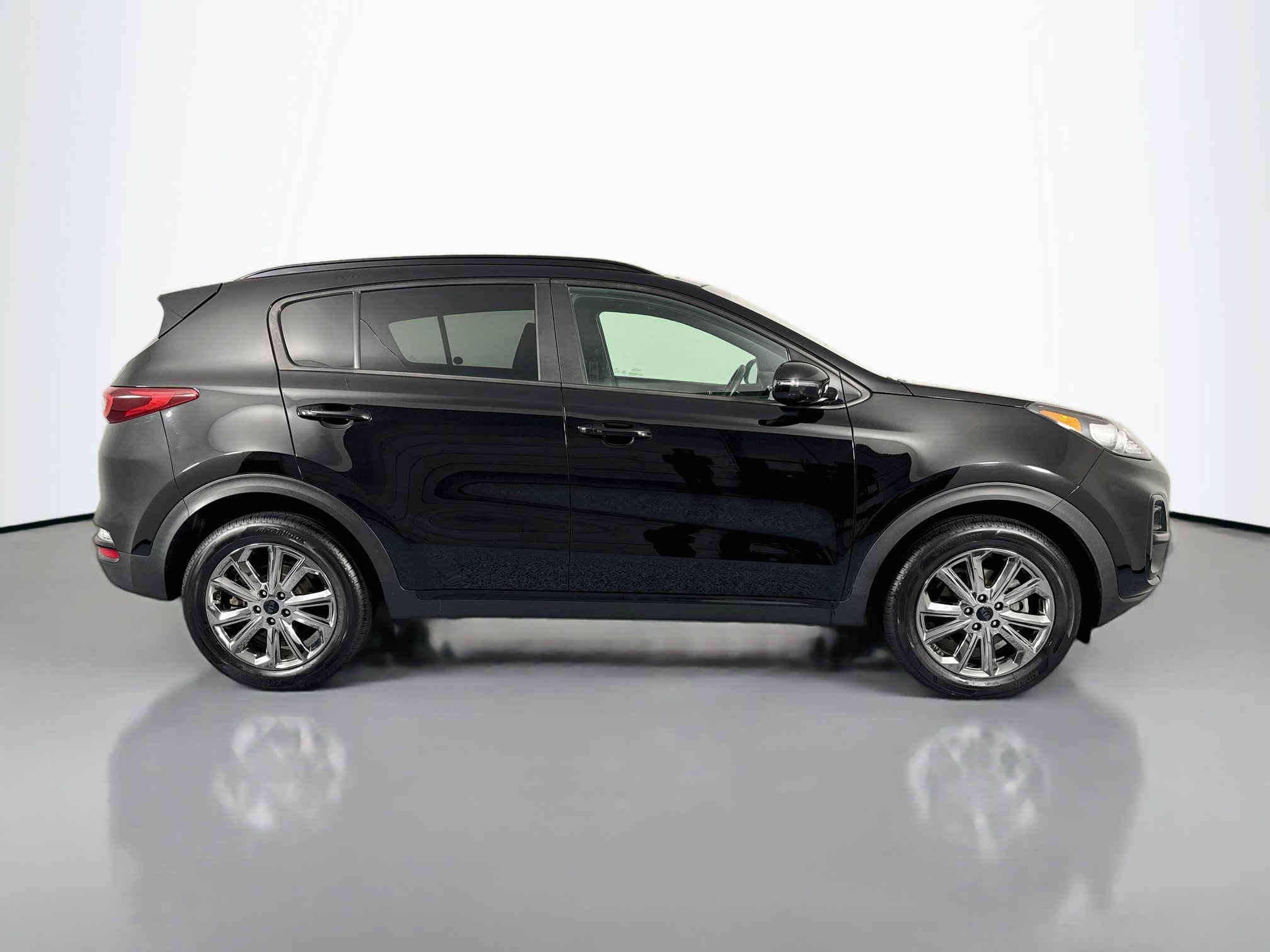 Used 2022 Kia Sportage Nightfall Edition w/ Nighfall AWD Premium Package image 4