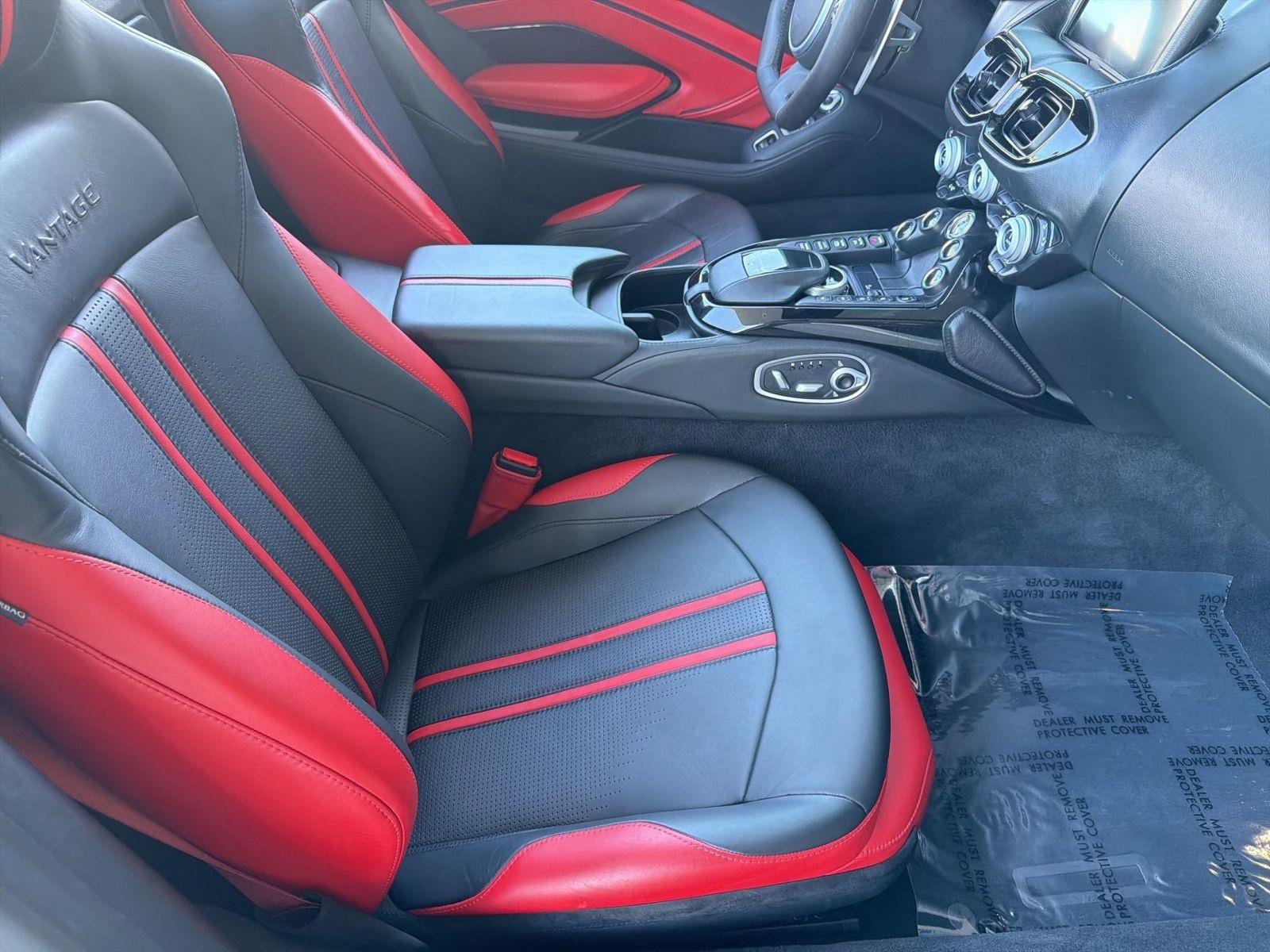 Used 2021 Aston Martin V8 Vantage Roadster RWD image 28