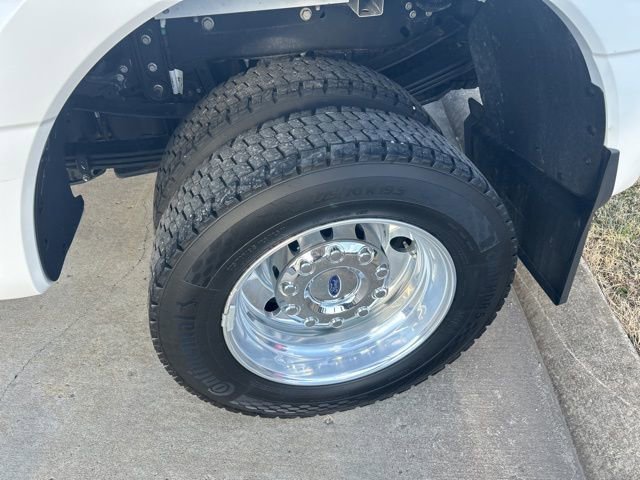 Used 2025 Ford F450 Platinum w/ FX4 Off-Road Package image 9