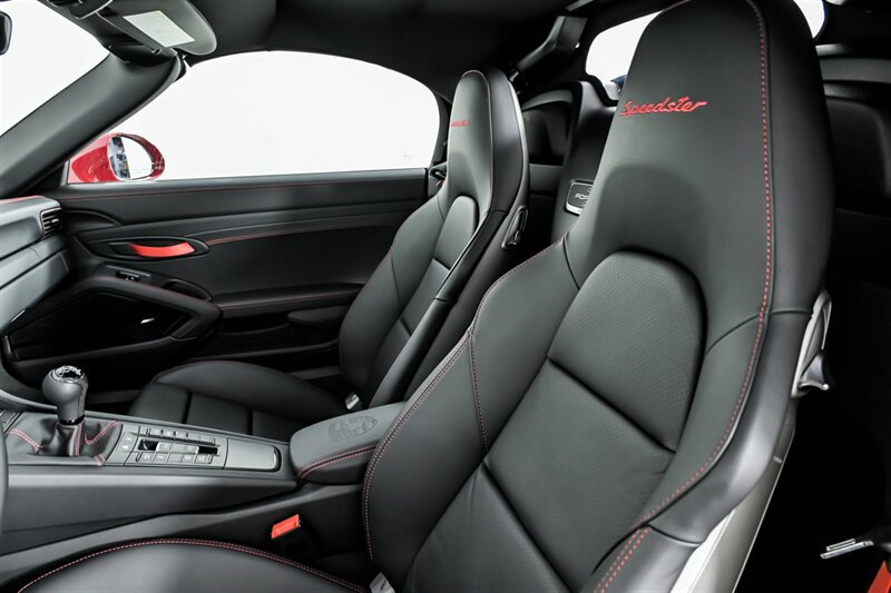 Used 2019 Porsche 911 Speedster RWD image 18