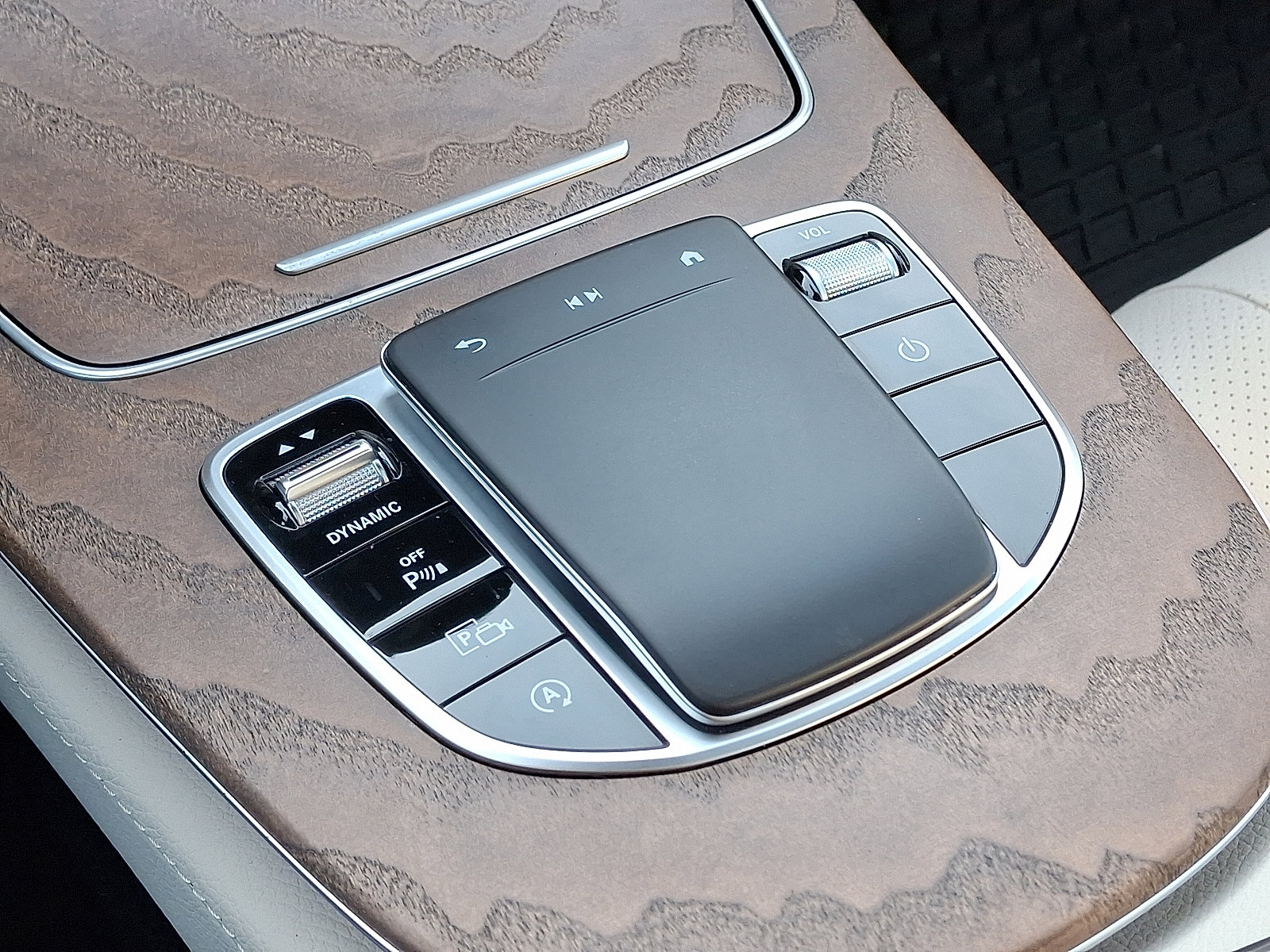 Used 2023 Mercedes-Benz E 350 4MATIC Sedan image 16