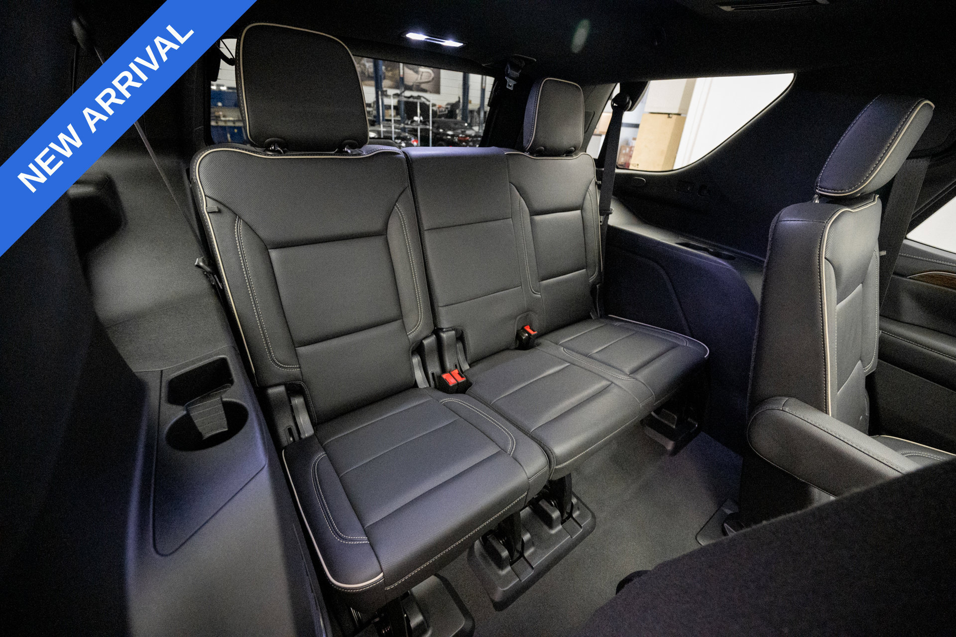 Used 2023 Chevrolet Tahoe Premier AWD/4WD image 16