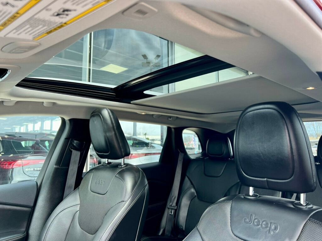 Used 2019 Jeep Cherokee Limited w/ Technology Group image 29